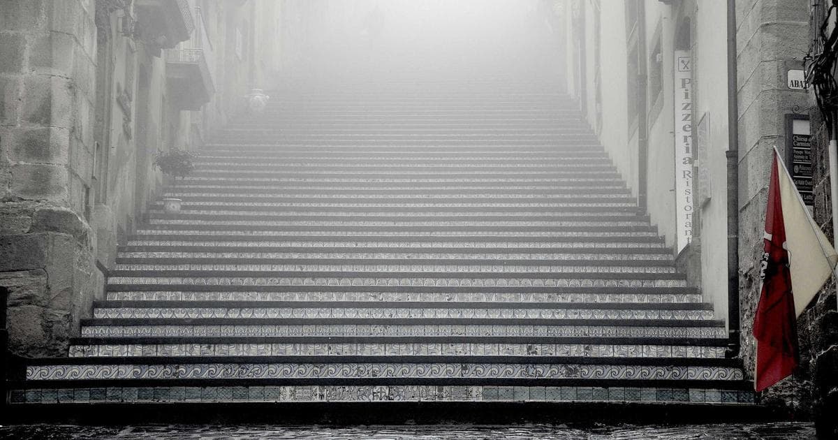 CSS @property 自訂屬性漸層動畫教學：讓漸層終於動起來的魔法