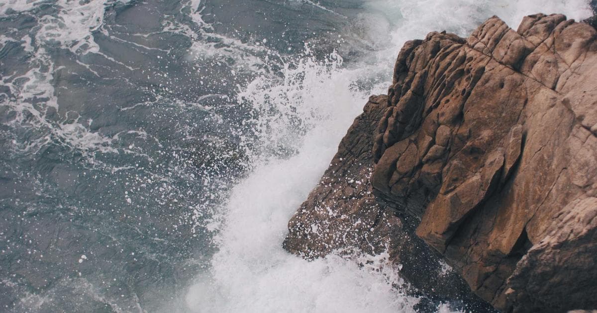 Scratch 物理模擬遊戲教學：用積木做出重力、彈跳和碰撞偵測