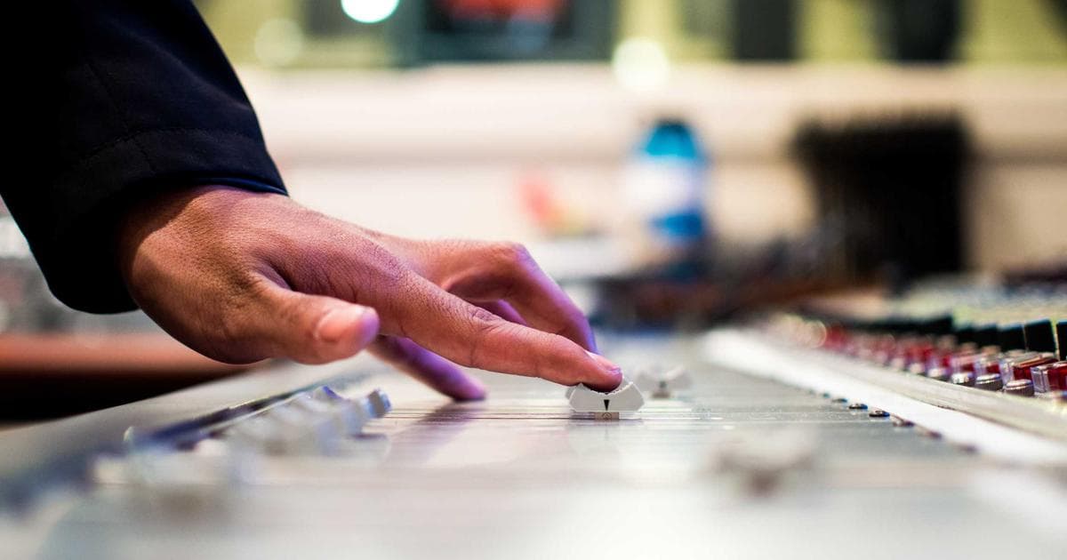 台股科技類 ETF 完整比較：2026 年半導體、AI 概念 ETF 殖利率與績效全解析